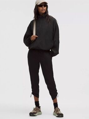 Lululemon Dance Studio Mid Rise Cropped Pant - Size 6 - Black